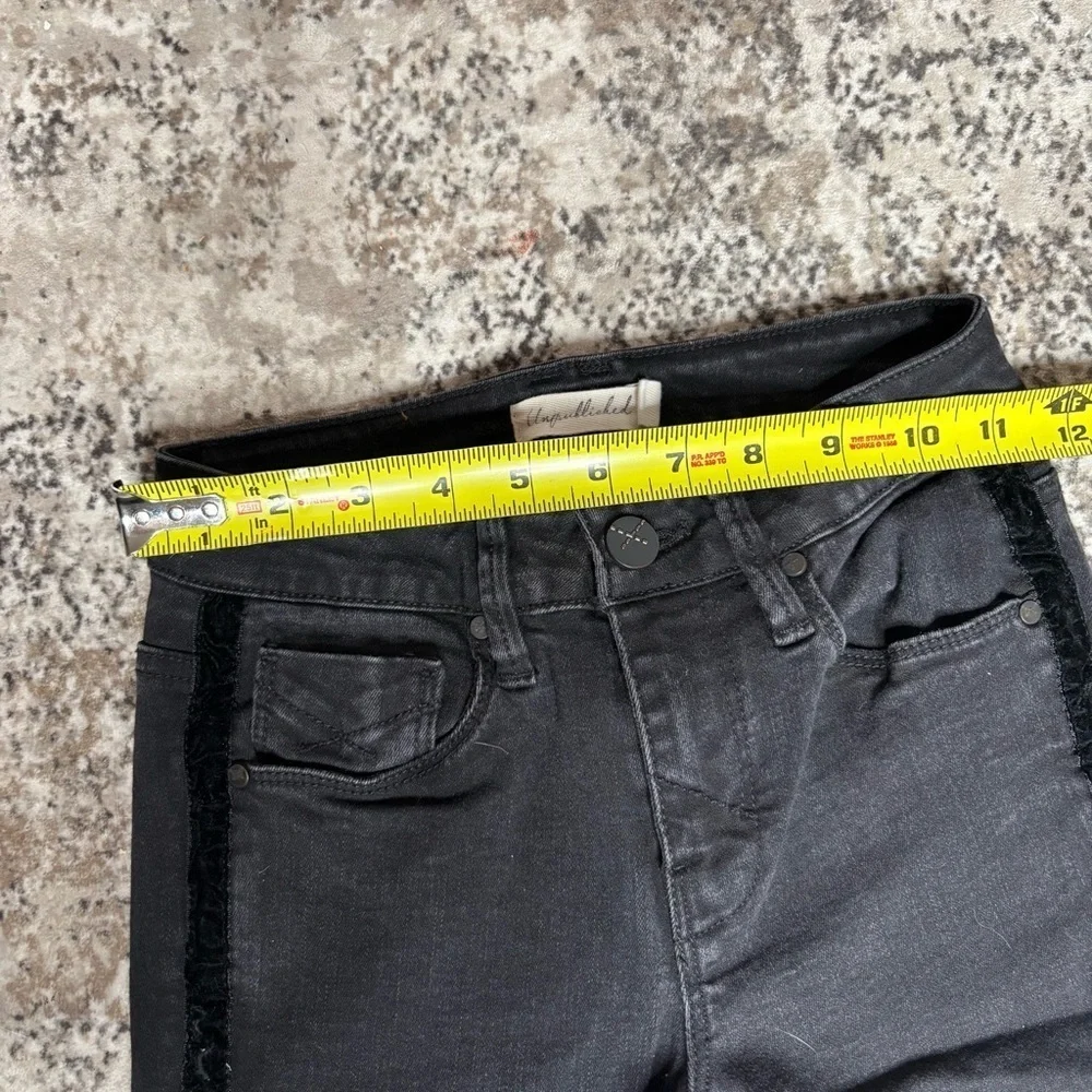 Unpublished Women's Black Washed Out Skinny Jeans Side Embroidered  Size 24